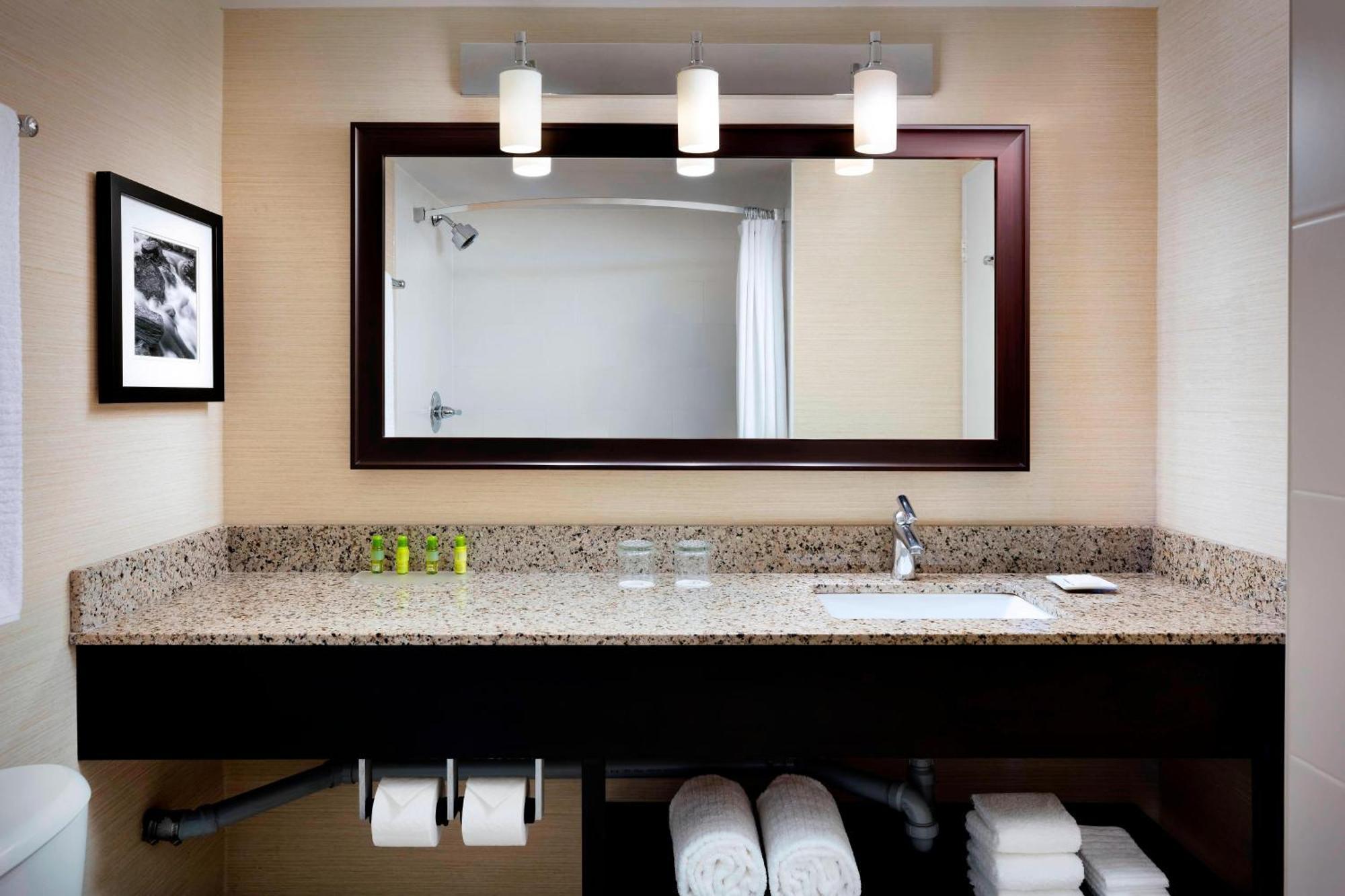 Delta Hotels By Marriott Sault Ste. Marie Waterfront Esterno foto